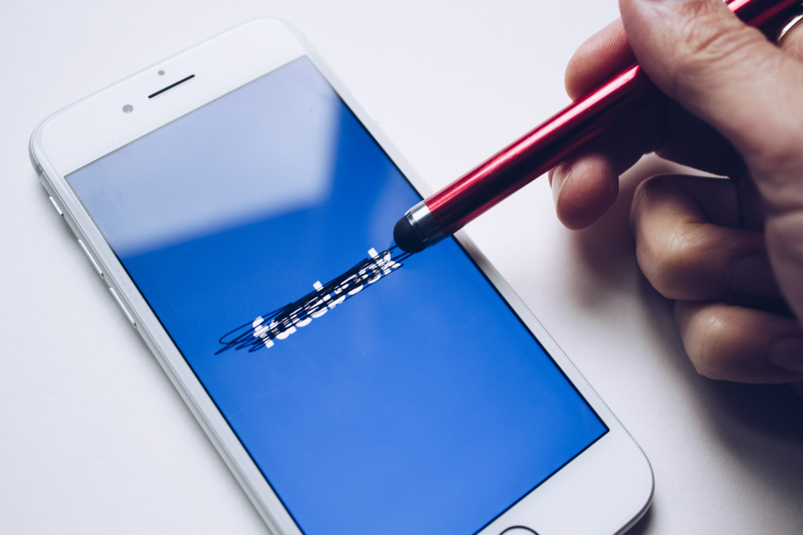 “Stop Hate for Profit”: la campaña que tiene a Facebook entre las cuerdas