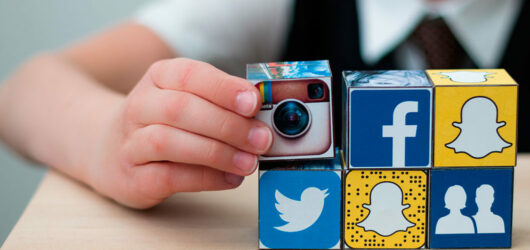 Por qué evitar el uso de las redes sociales antes de los 14 años