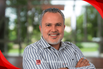 Imágen destacada de Ariel Jeria, gerente general de Rompecabeza: “La IA está moviendo la aguja del marketing, pero la confianza sigue siendo humana”